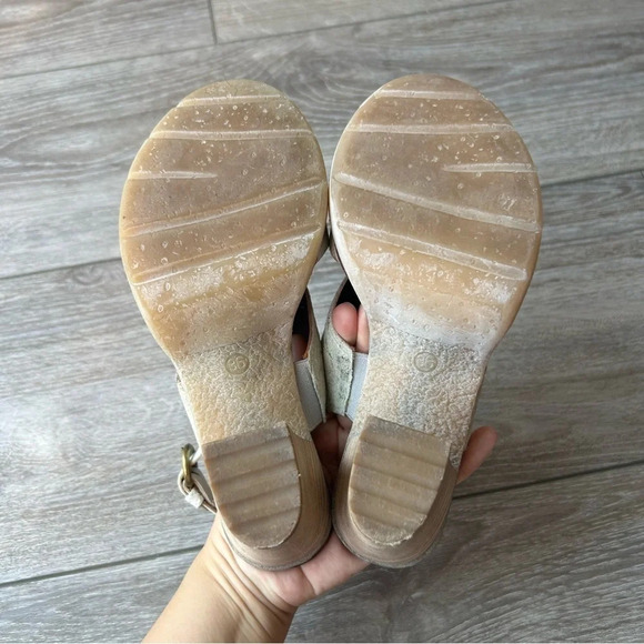 MJUS Metallic Leather Embossed Leather Block Heel Sandals - Picture 10 of 13